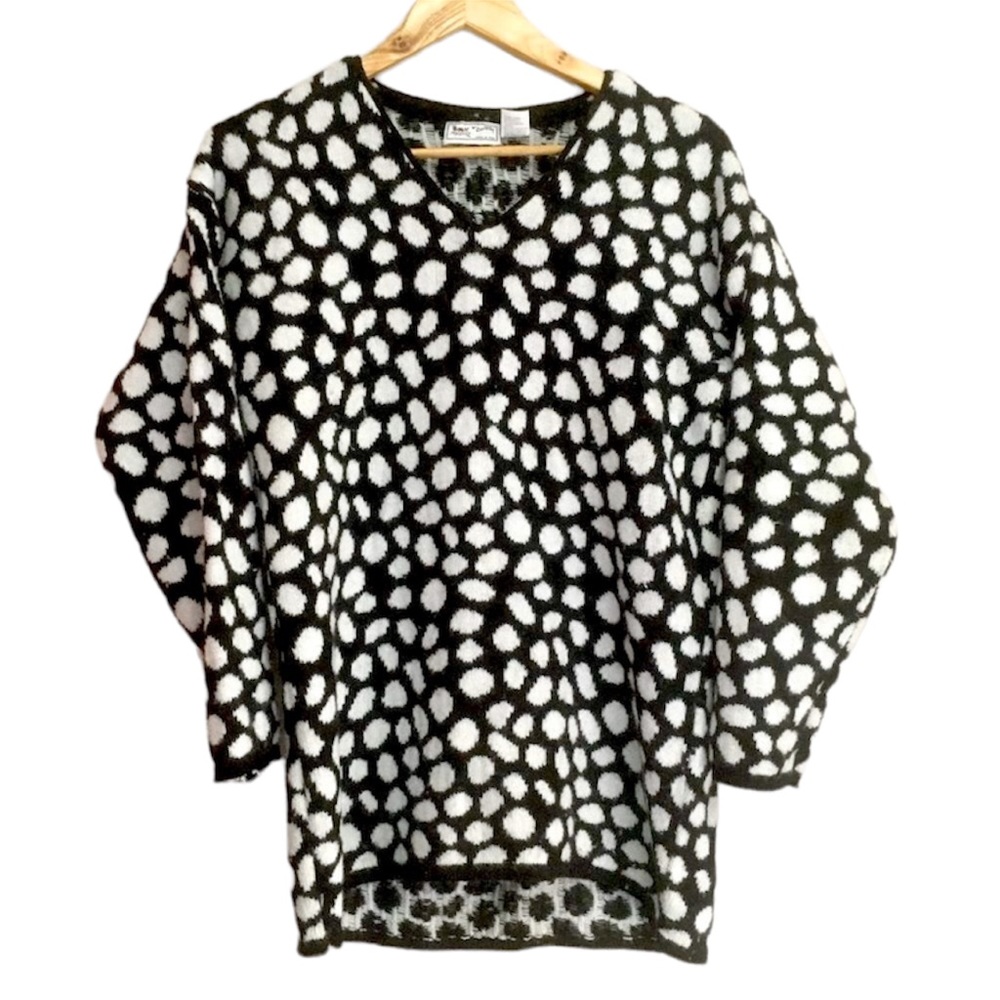VTG Italian Angora Rabbit & Wool Black & White Vintage V-neck Sweater